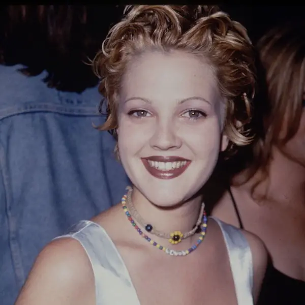 beauty-2015-11-drew-barrymore-thin-eyebrows-90s-2-main