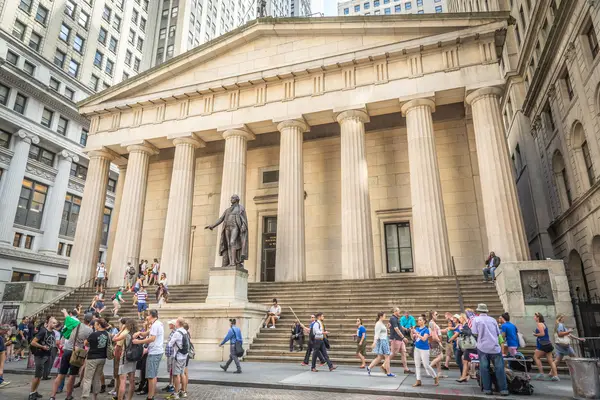 Federal Hall is the birthplace of American government.